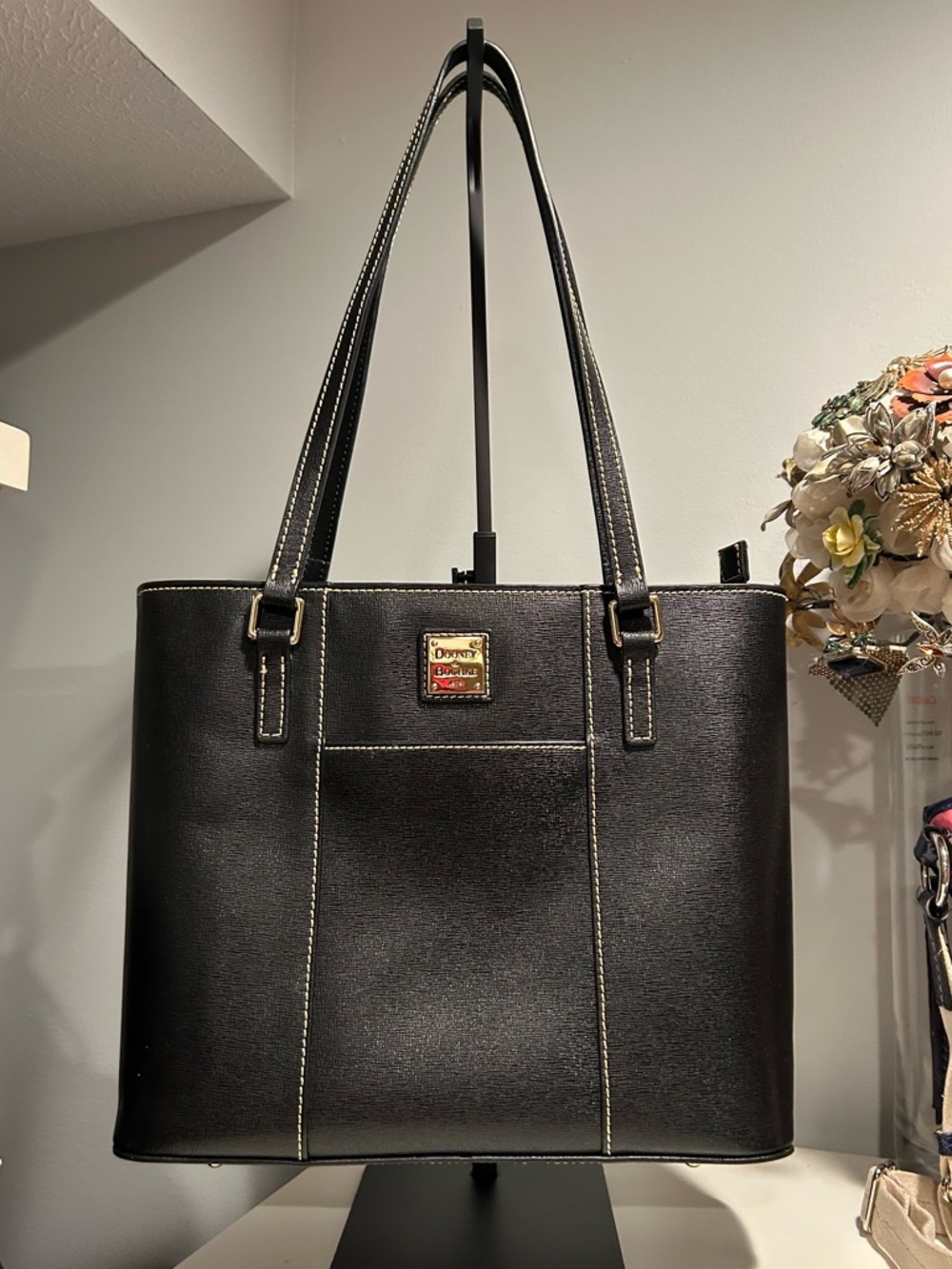 Dooney & Burke NWOT Small Lexington Shoulder Bag Black Saffiano Leather